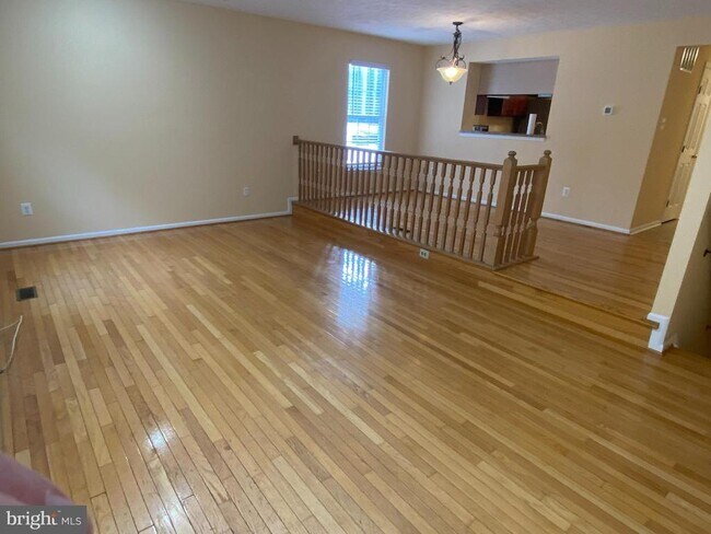 Building Photo - 2017 Heritage Dr