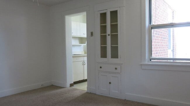 Building Photo - Charming Two-Bedroom Apartment in the Heart of Morningside!
