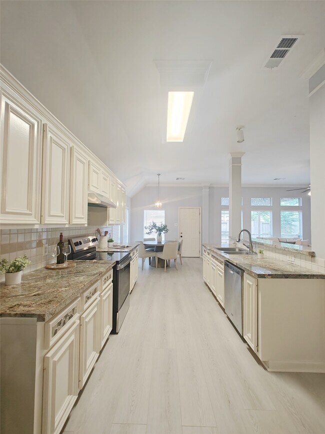 Building Photo - 3810 Paigewood Dr