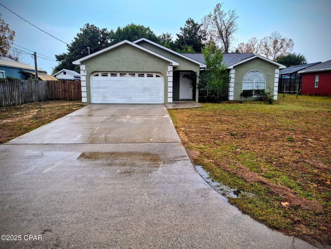 Primary Photo - 145 Escanaba Ave