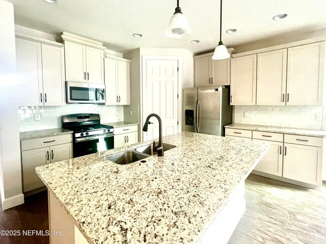 Building Photo - 242 Orchard Ln