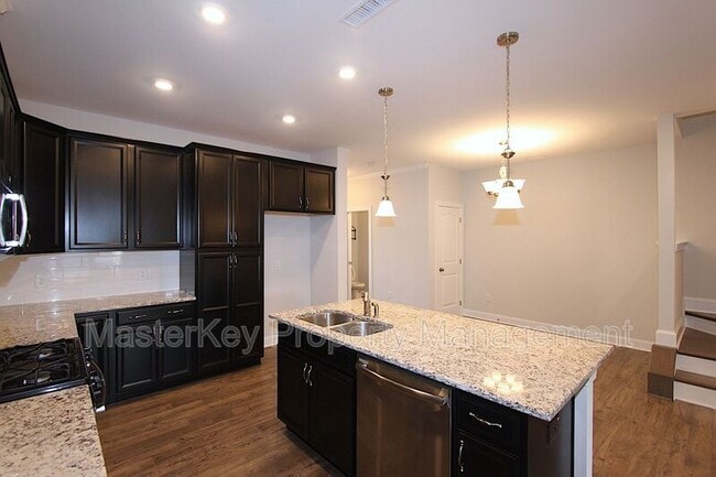 Building Photo - 1328 Farm Pond Trail