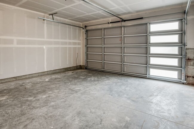 Building Photo - Newly Built 4bd 2.5ba in LSSD