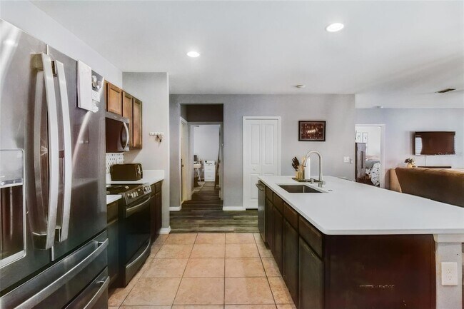 Building Photo - 107 Park Hurst Ln