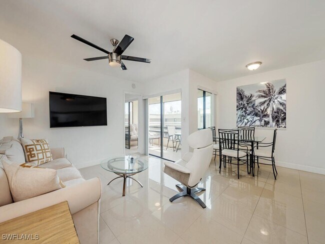 Building Photo - 3635 Boca Ciega Dr