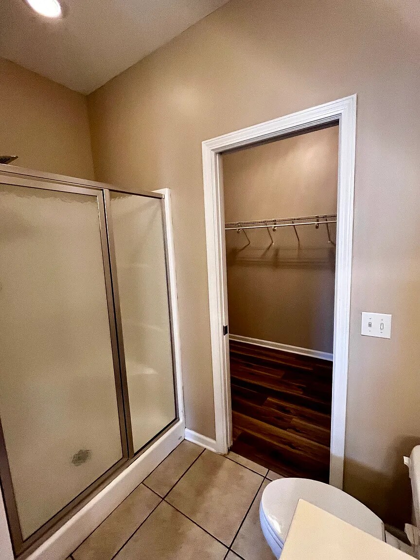 Master Bath - 103 Whitney Ave