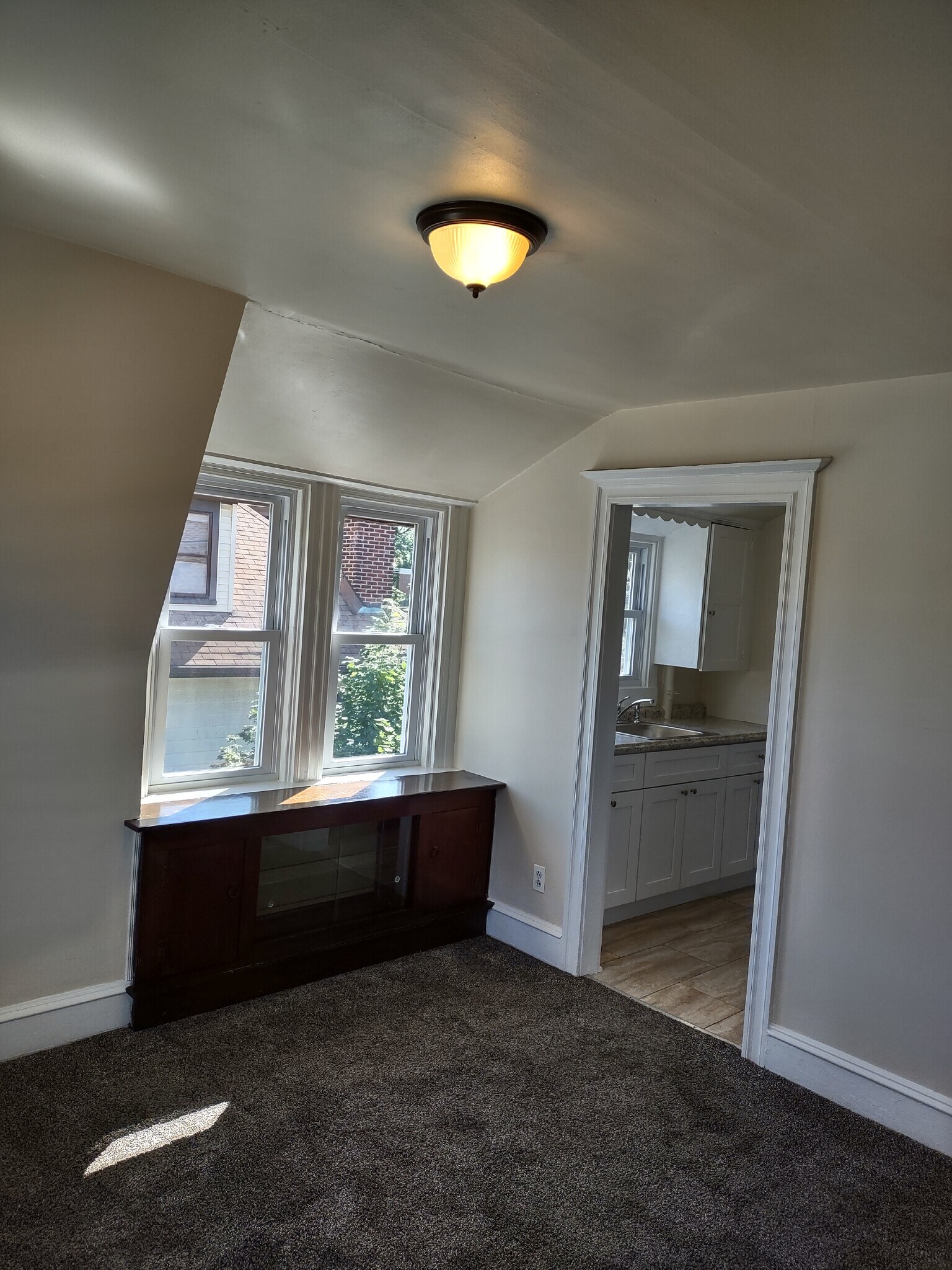Building Photo - 207 S Easton Rd