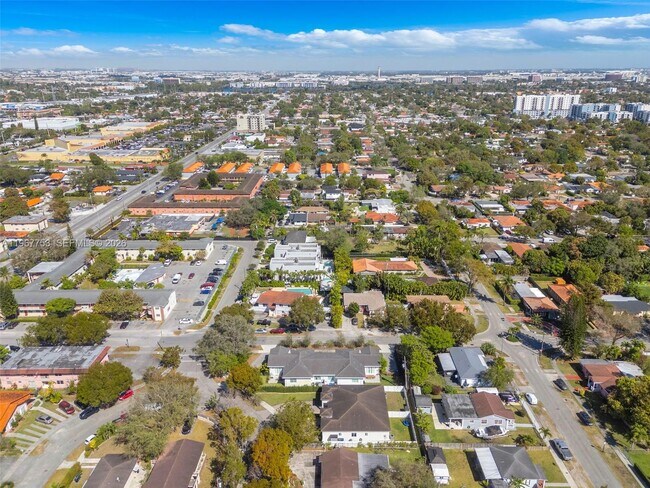 Building Photo - 1515 SW 65th Pl