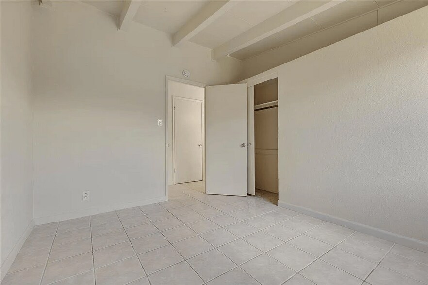 Building Photo - 1448 Modoc Ave