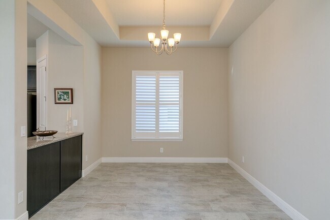 Building Photo - Luxury Living At An Affordable Price
