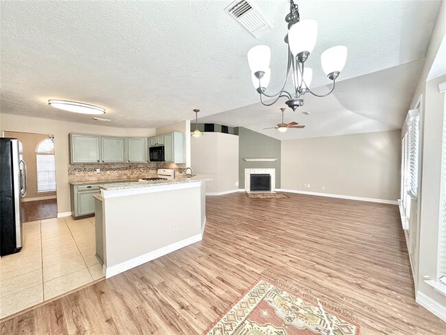Building Photo - 14307 Cypress Valley Dr