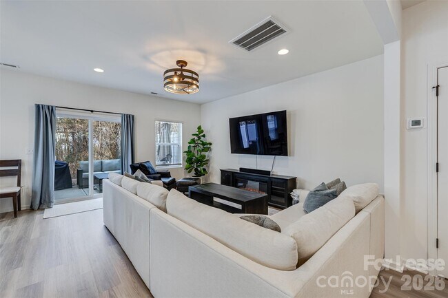 Building Photo - 12017 Basking Dr