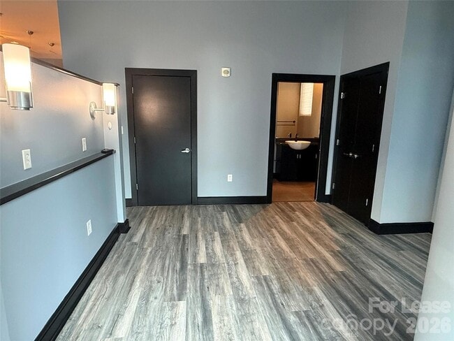 Building Photo - 333 W Trade St