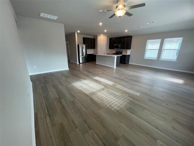 Building Photo - 404 Grasslands Trl