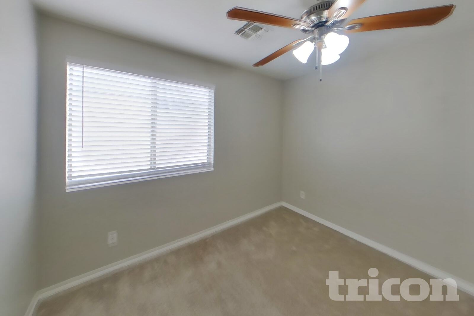 Building Photo - 12922 W Fleetwood Ln