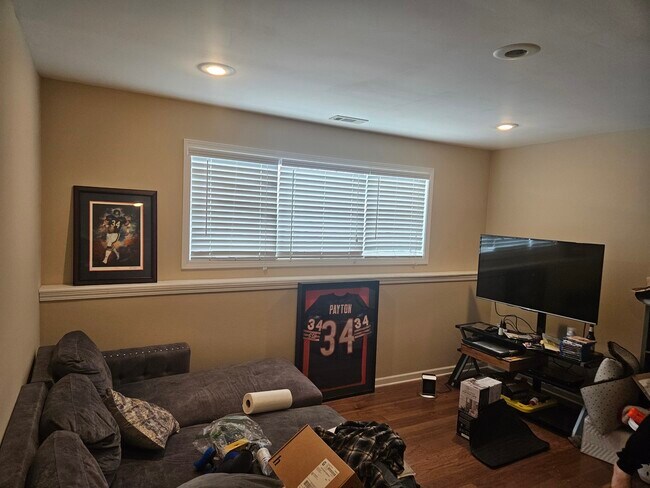 Building Photo - 2206 Concord Dr