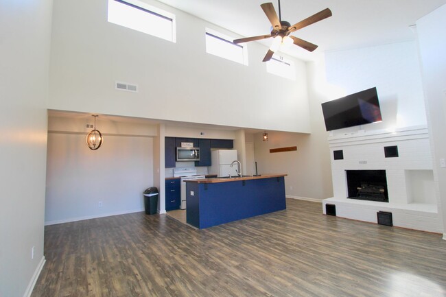 Primary Photo - Top floor completely remodeled condo with ...