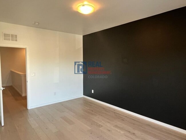 Building Photo - 2289 W 52nd Ave