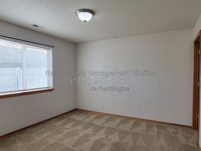 Building Photo - 7808 Rush Creek Dr