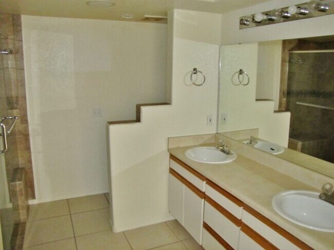 Building Photo - 3BR/2BA/2CG, 1615 sq.ft. home in Sierra Springs subdivision in Sierra Vista, AZ