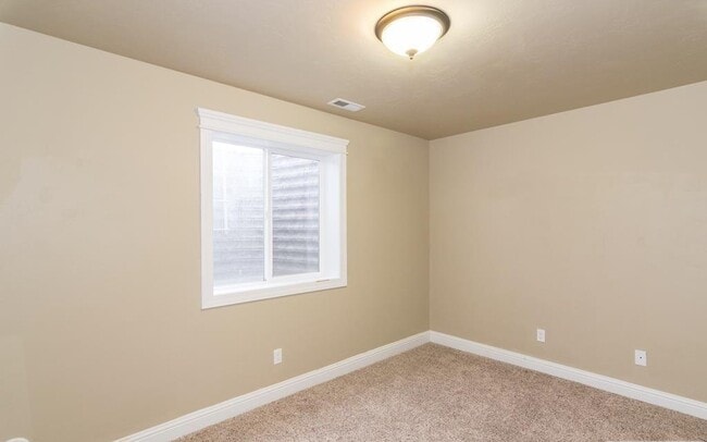 Building Photo - 1466 Chesney Ct