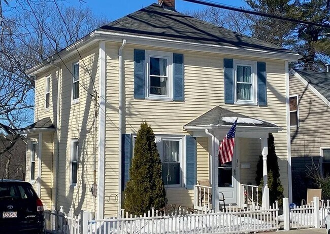 Building Photo - 18 Gaston St