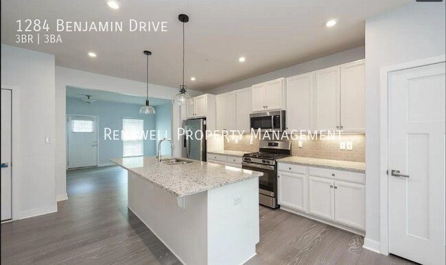 Building Photo - 1284 Benjamin Dr