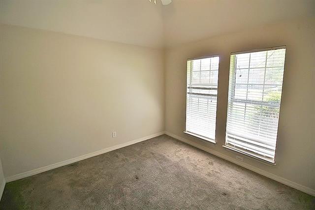 Building Photo - 809 Foxwood Ln