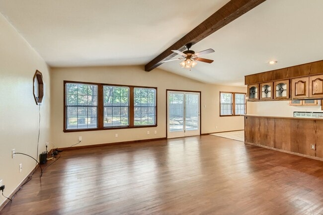 Building Photo - 3210 Nantucket Dr