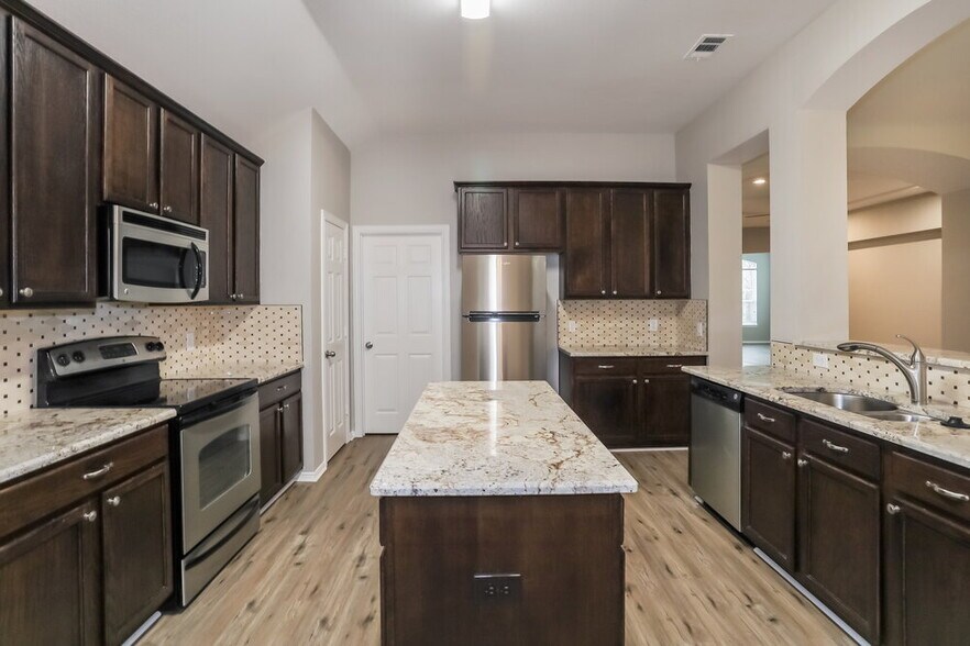 Building Photo - 4300 Briarcreek Dr
