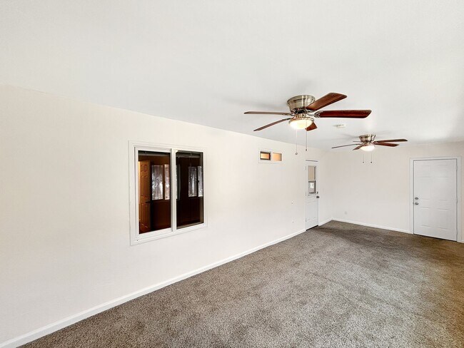Building Photo - Beautiful 4BD/3BA House in Clairemont W/ A...