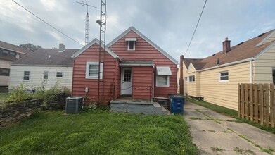 Building Photo - Charming 2-Bedroom Home in Toledo – Cozy & Convenient!