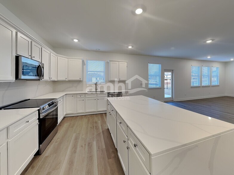 Building Photo - 439 Hickory Pointe Rd