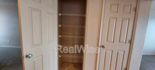 Building Photo - 5719 NE 135th Ave