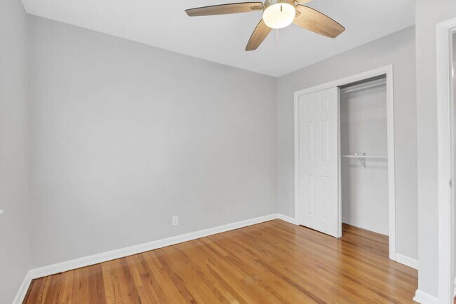 Building Photo - 1225 S Depew St