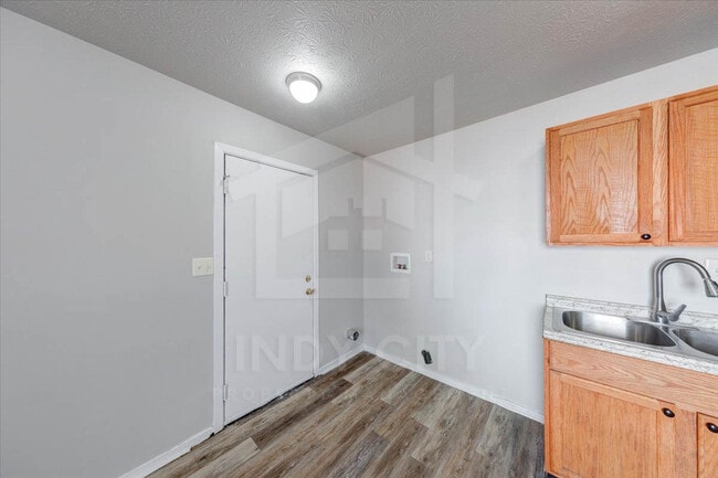 Building Photo - 3621 Beasley Dr