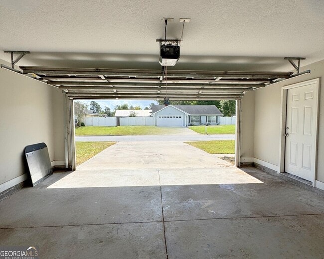 Building Photo - 104 Sugar Maple Way