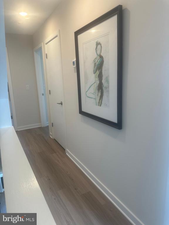 Building Photo - 3000 Birchview Walk