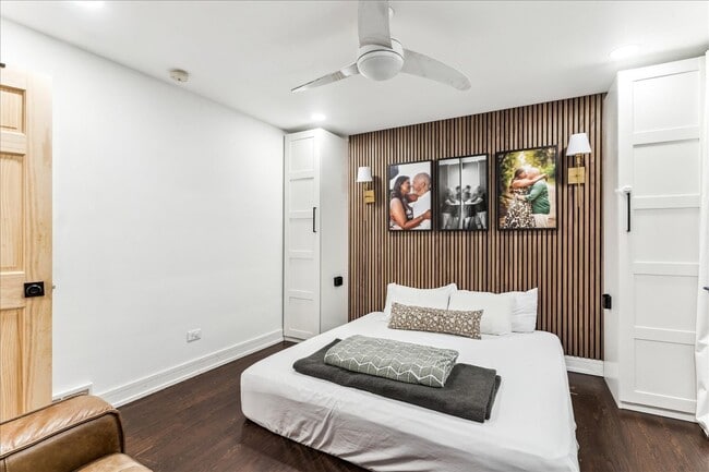 Building Photo - 2735 N Mozart St