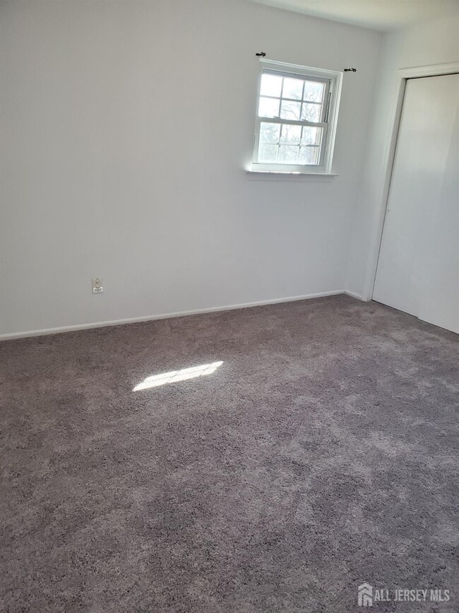 Building Photo - 225 College Dr