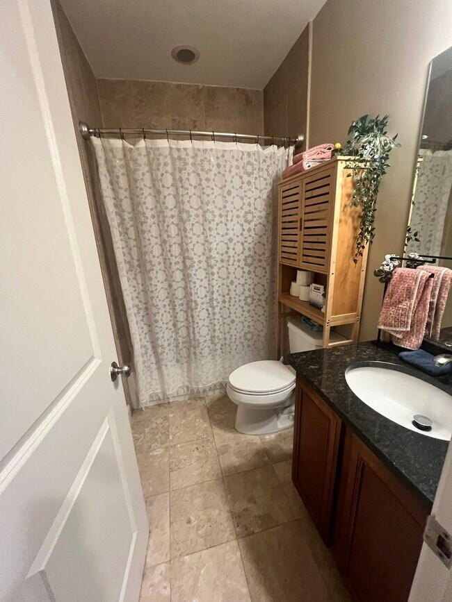 Building Photo - 3739 N Milwaukee Ave