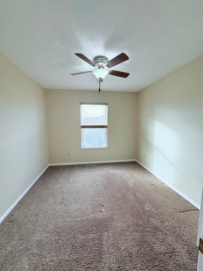 Building Photo - 4BR w/ Deck Near Blacklick Woods