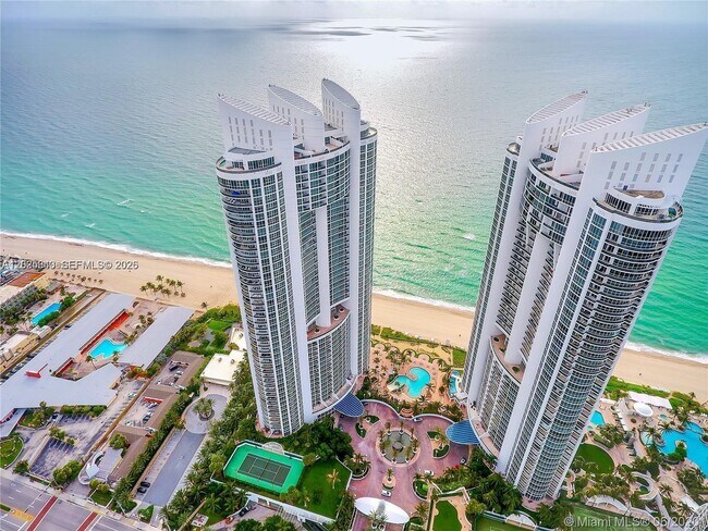 Building Photo - 18201 Collins Ave