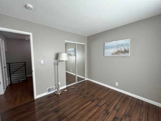 Building Photo - BLOSSOM VALLEY BEAUTY