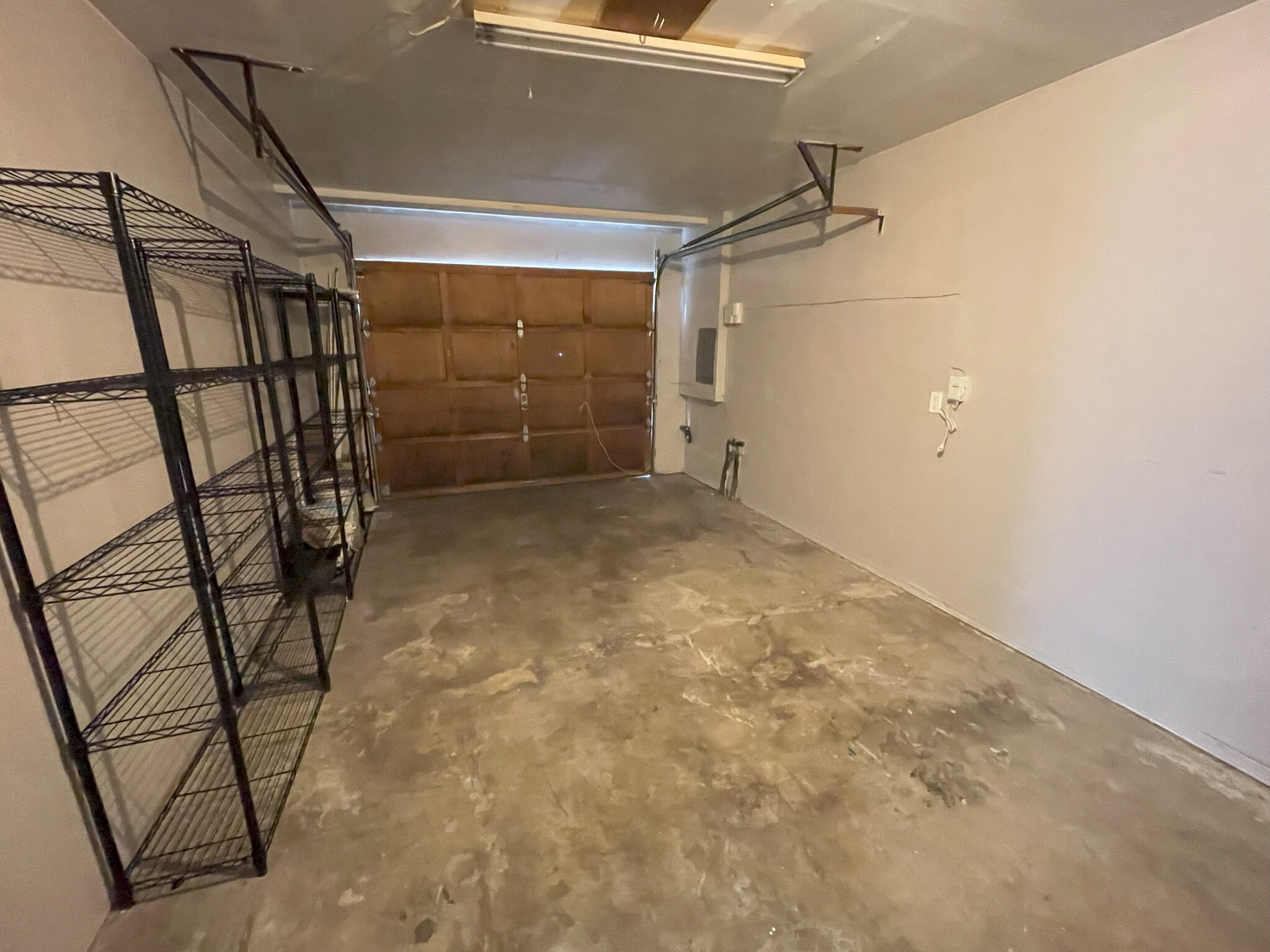 Garage - 10 107th St SE