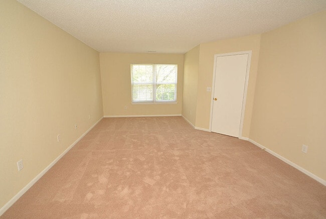 Building Photo - Pike Township 4 bedroom home