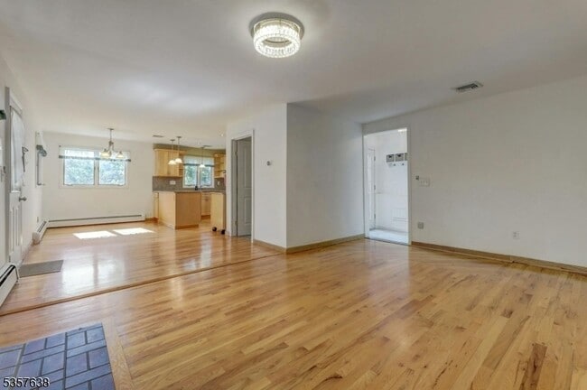 Building Photo - 336 Lakeview Ave