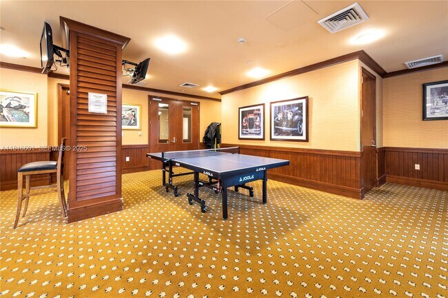 Building Photo - 19501 W Country Club Dr