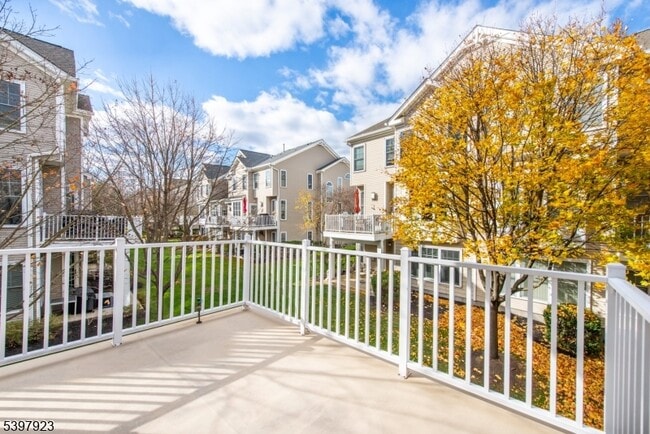 Building Photo - 43 S Shore Dr