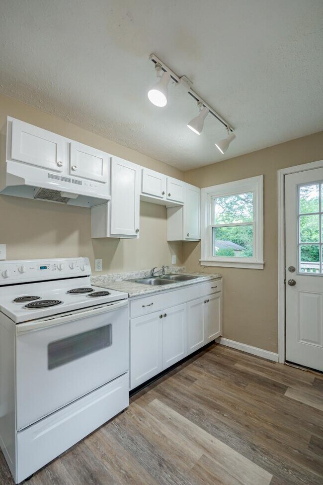 Building Photo - 509 Diecks Dr